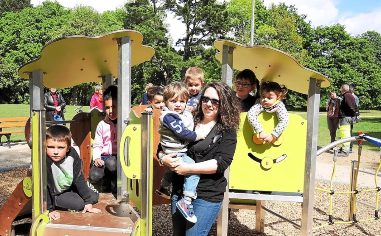 Image d'illustration pour : Une nouvelle aire de jeux pour les tout-petits au parc du Plessis