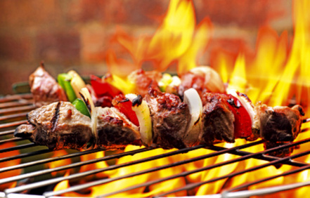 Image d'illustration pour : Aménagement d'un espace barbecue dans le petit bois face au blavet