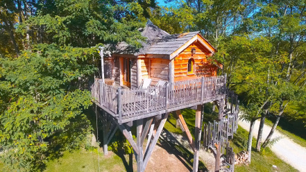 cabane dans les arbres touléno.jpeg